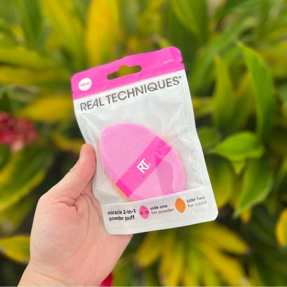 BNIB Real Techniques Miracle 2-in-1 Dual Sided Powder Puff